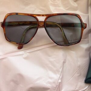 Vintage Sunglasses 🕶️